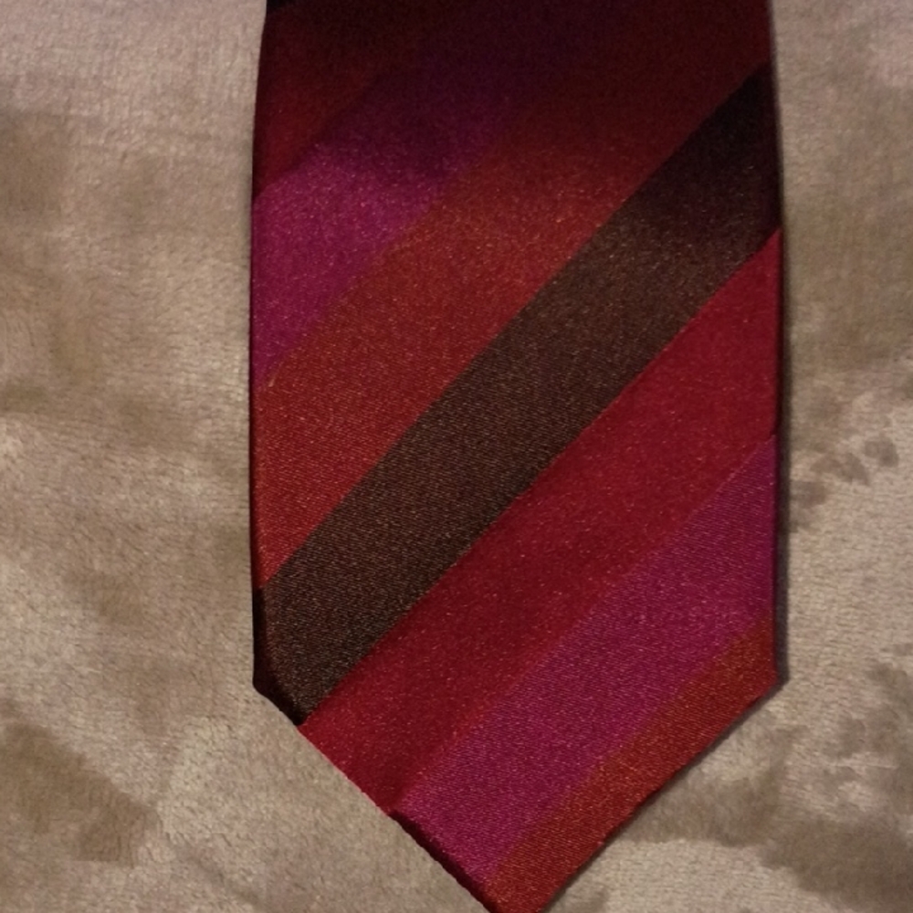 Gucci Red and Brown Striped Tie